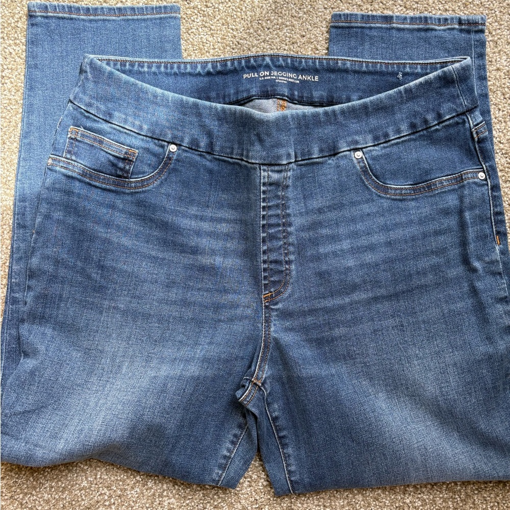 Chico's Pull On Jegging Ankle Jeans